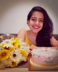 Vishakha Singh Instagram - Thank you for the wishes, love and affection ❤️

05.05.2022 🎂 🎉 🎈 

#happybirthdaytome #gratitude