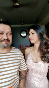 Aishwarya Sakhuja Instagram - Not a paid promotion
#instareels #instajokes #instagramcomedy #instacomic #reelsinstagram #reelsofindia #comedyreels #coplegoals  #couplejokes #reelkarofeelkaro #reelsvideo #reels #pj #badjokes #wordplay #roash#quarantine #husbandandwife #wife #wifelove #shoes #couples #couplereels #hatersfuckoff🖕 #mumbai #india