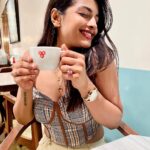 Ashna Zaveri Instagram - Went to #kalaghodacafe last evening and absolutely loved it !Thought it’s been around for a while , it was my first time and I was super impressed. I absolutely dig cafes that are health conscious- from their ingredients, to the dishes they put out , their cooking style - these factors when aligned well becomes my go-to place 🥰 Their almond milk cappuccino , by far one of the best coffees Iv had - I downed two of them 😛, Gluten free pesto pasta and miso salad were super delicious. All their ingredients are house made and you can taste the quality in each. ✨ My recommendation if you haven’t tried this - it’s definitely worth the trip :) #notsponsored #foodie #kalaghodacafe #consiouseating #cafe #qualityfood #mumbaifoodie #kalaghoda #fort #artisancafe #vegan #glutenfree Kala Ghoda, Fort