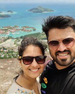 Ashwathy Warrier Instagram - Traveller mode 🧳🕶🌞 
#travel #travelling #sun #explore #experience #new #adventure #sand #beach #capoliatrail #view #travelpartner #bluesky #ontopoftheworld