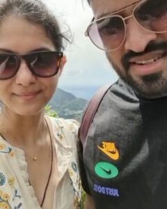 Ashwathy Warrier Instagram - Traveller mode 🧳🕶🌞 
#travel #travelling #sun #explore #experience #new #adventure #sand #beach #capoliatrail #view #travelpartner #bluesky #ontopoftheworld