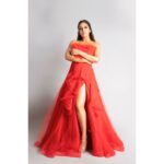 Bhumi Pednekar Instagram - 🍒 #Filmfare2020 . . . Wearing @gabycharbachy Styling @pranita.abhi Makeup @sonicsmakeup Hair @flavienheldt Clicked by @rashikankariaphotography Team @hmehta75 @melomaniacc #upi