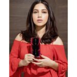 Bhumi Pednekar Instagram - I didn't believe it until I saw it! Yes, the @RedmiIndia #RedmiK20Pro is LIT AF! Gorgeous full-screen zero bezel AMOLED Horizon display, latest Qualcomm Snapdragon 855, 48MP AI Triple camera and a design that you'd kill for. I'm stoked to flaunt this killer smartphone. And so will you! The #RedmiK20 series go on sale on the 22nd of July at 12 noon on mi.com, @MiHomeIN and Flipkart. Be sure to get yours. #OutperformEveryDay