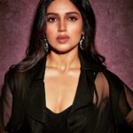 Bhumi Pednekar Instagram - हाई . . . @13kavitadas @hairstories_byseema @kadamajay