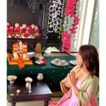 Bhumi Pednekar Instagram - जय देव, जय देव, जय मंगल मूर्ति दर्शनमात्रे मन कामना पूर्ति जय देव, जय देव Ganapati Bappa Morya 🙏✨ #ganeshchaturthi #modak