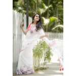 Chaitra Reddy Instagram - ❤️Happy VALENTINE'S Day❤️ • • • Saree : Sareegasm Jewelry : bcos_its_silver Blouse : yoshnasbyela Click: camerasenthil Mua : jozing_makeup Hairdo : vyshalisundaram_hairstylist Location: thelightupstore
