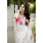 Chaitra Reddy Instagram - ❤️Happy VALENTINE'S Day❤️ • • • Saree : Sareegasm Jewelry : bcos_its_silver Blouse : yoshnasbyela Click: camerasenthil Mua : jozing_makeup Hairdo : vyshalisundaram_hairstylist Location: thelightupstore