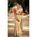 Chaitra Reddy Instagram - Sparkle with your smile (This is what I wore for my sister wedding) Jewellery :@bcos_its_silver thank you so much for this beautiful set of matching jewel's Blouse :@mabia_mb ❤️ Saree :@kandasami_official photography:@sevenqweddings @yahiyasshamsudheen