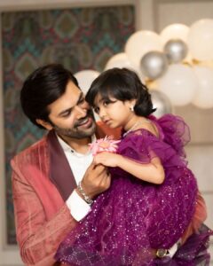 Ganesh Venkatraman Instagram - And just like that she turned 3 ❤️✨ 

I still remember the first time when all of your little fingers grabbed my forefinger tight and looked straight into my eyes! There have been so many magical firsts with you - the time you said 'dada' and 'mama' , your first step, your first dance....and so much  to talk about sweetheart😍 

I wish you a very happy birthday my little princess ❤️😘 can't wait to see you grow up as a person and imbibe the best of me and your mama @prettysunshine28 

Sammy's 👗 designed by @sowmyz_couture 

#birthday #birthdaygirl #birthdaybaby #birthdaycelebration #birthdayreels #birthdaypost #happybirthday #daughter #daddaughter #daughterlove #junebirthday #junebaby #reelitfeelit #instareels #samaira #ganeshvenkatram