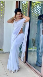 Leesha Instagram - 🤍🦢🤍
🤍
🤍
🤍
🤍
🤍
🤍
🤍
🤍
🤍
🤍

#reelsinstagram #viral #trendingreels #thalapathy #viralpost #trending #saree #sareelove  #leesha #leeshaeclairs