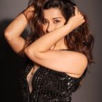 Madhuurima Instagram - #unfiltered #unedited #raw #pretty Photographer- @sid.is.art Photographer’s assistant- @manali_Jain @neha__davda Stylist- @styledby_niral Stylist’s assistant- @riyaa.sharma.775 @fernandes_sams_6 MuHA- @shadows_and_shades_by_namrata Wearnig- @majesticbyjapnah Accessories- @blingthingstore