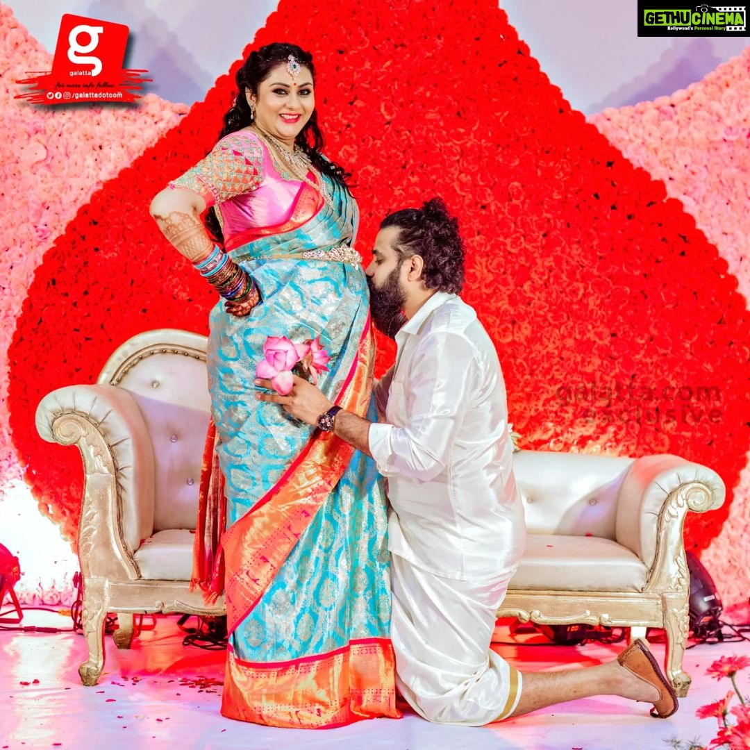 30+ Poo Jadai Alangaram Designs for Wedding and Seemantham – South Indian  Bride - Wedlockindia.com | Indian bride, Indian bridal hairstyles, South  indian bride