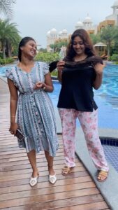 Neelima Rani Instagram - A small interaction with this sweet girl @nivedha_sivalingam 🤍🤗 thanks for accepting my request sportively..she soaks her hair in coconut oil once in a week for 7 to 8hrs and washes with neem and hibiscus paste! Ta daaaa! That’s how her looks with such maintenance! To all the hair lovers! Here is a tip from her!