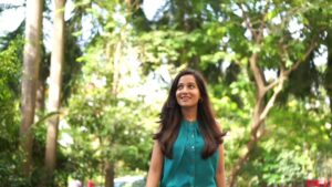 Preetika Rao Instagram - This year I promise to Strive to Spread more Smiles! ... Strive to serve people through my existence!...Coz I genuinely believe that Life Becomes Meaningful and when Our Hard-work and Time can give a better , happier- more sorted -and peaceful existence to the people around us... ! ❤ 🧿

Apni Mehnat se Doosron ki Zindagi sawarna .. Yahi Zindagi ko Arthpurn aur Sarthak banati hai !

Seeya 5pm Live Chat ! 

#birthday #foryou #reels #reelsinstagram #trendingreels #darshana #love