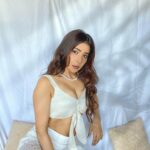 Sakshi Agarwal Instagram - Glowing through the rays💖 . #whitelacedress #sakshiagarwal #biggboss #kollywood #lifestyle #fashion Chennai, India