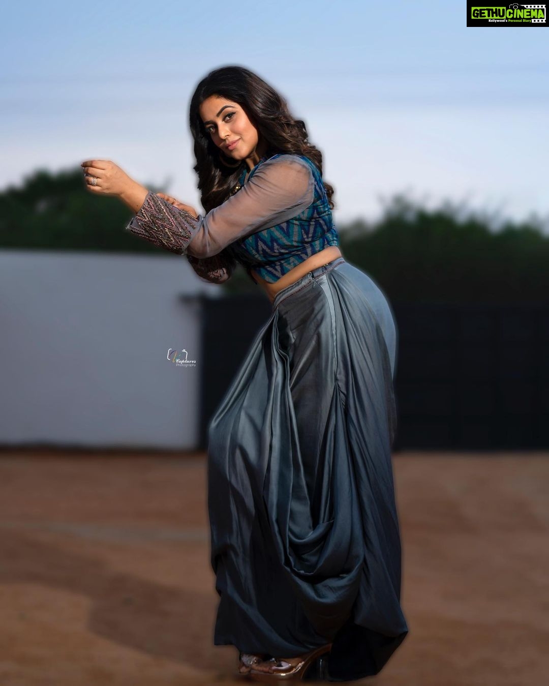 Actress Shamna Kasim HD Photos and Wallpapers June 2022 - Gethu Cinema
