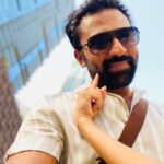 Shanthanu Bhagyaraj Instagram - Simple Dimple 💛 Smile & show your Dimple…you’ll find its very Simple🤎 #dubai #throwback #instagood #instagram #insta #throwbackdubai #instagrampost #dimple #simpledimple #shanthnu #kiki Marina Walk, Dubai Marina