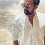 Shanthanu Bhagyaraj Instagram - 𝒞𝒶𝓁𝓂 … 𝒾𝓈 𝒶 𝒮𝓊𝓅𝑒𝓇 𝒫𝑜𝓌𝑒𝓇 💫 𝒰𝓈𝑒 𝒾𝓉 📸 : @kikivijay11 #instagood #instagram #insta #instalike #dubai #dubailife #dubai🇦🇪 #throwback #throwbackmemories #portrait #portraitphotography Burj Al Arab