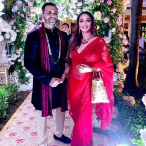 Shilpi Sharma Instagram - I love being yours and you being mine.❤ 🔐
.
.
#husbandlove #love #couplegoals