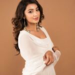 Tejaswi Madivada Instagram - Tera Mera rishta purana.. @sarat.shetty @_teasedrybar