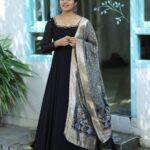 Vaishnavi Chaitanya Instagram - 🖤🖤🤍🤍 Outfit by @elegant_threads_by_salma Pc : @they_call_me_keshu