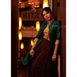 Aishwarya Lekshmi Instagram – For @ritzmagazine 📸 : @shafishakkeer 💃: @styledbysmiji 💄 : @makeup_and_hair_by_samson_lei 
Costumes by : @maria.tiya.maria 
Long chain : @m.o.dsignature Kochi Marriott Hotel