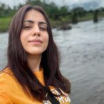 Aksha Pardasany Instagram – Sending love and positivity out into the world ✌🏻