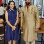 Anitha Sampath Instagram - Today's guest in Vanakam thamizha..the extremely talented and my favourite singer @sriram.parthasarathy.75 "sriram parthasarathy.." #vanakkamthamizha #anitha #anithasampath #anchoranitha #suntv