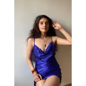 Divyansha Kaushik Instagram - Serve 🍦