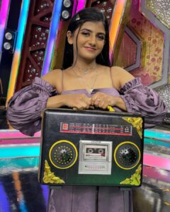 Gabriella Charlton Instagram - Swipe left for a surprise 😛🧳

Credits to @minyasboutique for this very beautiful outfit and customising it for me. Literally ahead of trends. 🤍
Thanks for always doing a great job @lakshmiajay_makeupartistry and @mani_stylist_ 🥰🤍
Styling ideas - me 😜