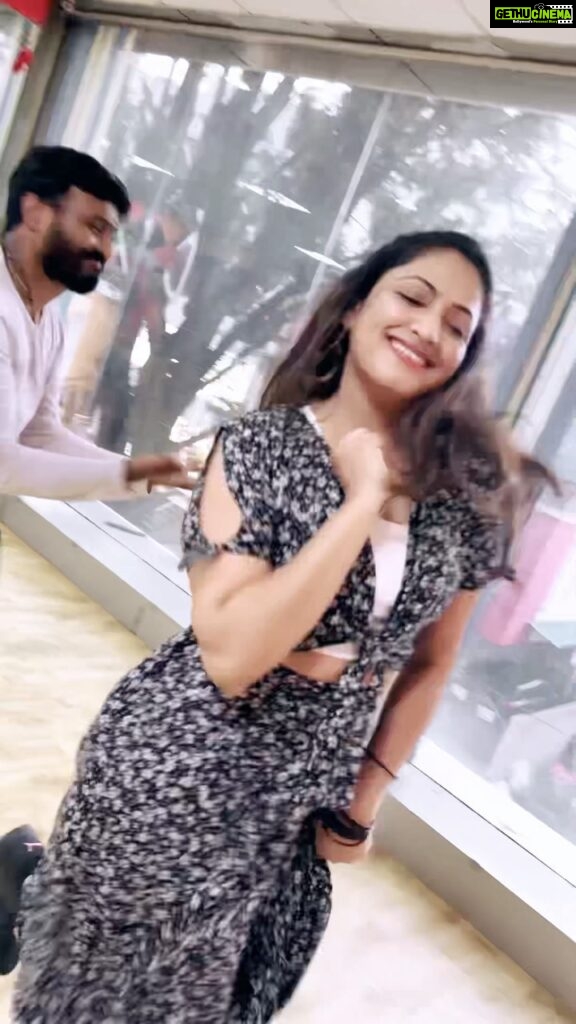 Hariprriya Instagram - Grooving off the weekday blues! 🤓🥰 #TuesdayMood #Grooving #BabyNeeSugar #reelitfeelit #reelsinstagram #reelsindia #reelsvideo #reels