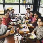Kashmira Pardesi Instagram - A Perfect fam brunch setting❤ #fambamlovin Vikhroli Social