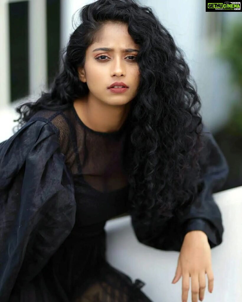 Actress Krisha Kurup HD Photos and Wallpapers July 2022 - Gethu Cinema