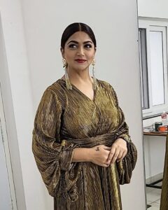 Kushboo Instagram - Never underestimate the power of a determined woman.. 💛💛💛