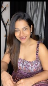 Leesha Instagram - #kathija 🔥 
Weekend🥳
#reels #trendingreels #trending #viralreels #viralvideos #instareels #leesha #leeshaeclairs