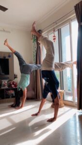 M.M. Manasi Instagram - Beating the Monday blues 😎🤸🏻‍♂️ with my baccha @monisshamm 

#reels #reelitfeelit #reelinstagram #reelsvideo #reelit #trending #yoga #upsidedown
