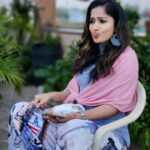 Madhavi Latha Instagram - Rainy season cold weather #hot pakodi what more u need????