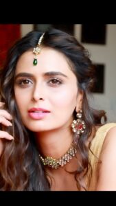 Meenakshi Dixit Instagram - Glimpse of creating memories ❤️

@munnasphotography 

#meenakshidixit #reelsinstagram #instagood #instagramreels #love #reels #reelitfeelit #trending  #trendingsongs