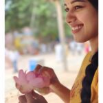 Mirnalini Ravi Instagram - Visited one of the most beautiful temples ever “Madurai Meenakshi Amman temple”😍Absolutely awestruck ❤️🌷 Madurai Meenakshi Amman Temple