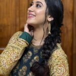 Miya George Instagram - Be it blue or green or red ...Kalamkari is the best ethnic 👗 @khajuraho_boutique_ Makeup @abilashchickumakeupartist Styling @sabarinathk_ 📸 @ashphilipo
