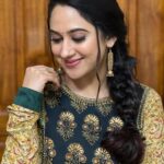 Miya George Instagram - Be it blue or green or red ...Kalamkari is the best ethnic 👗 @khajuraho_boutique_ Makeup @abilashchickumakeupartist Styling @sabarinathk_ 📸 @ashphilipo