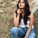 Nabha Natesh Instagram - Can’t resist stopping to pose whenever I pass by this spot☺️ . . Contest alert😋guess this place and win some ❤️s : : : : #nabhanatesh #nabha#roadslikethese #poser #bengaluru