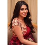 Nikki Tamboli Instagram - H&M- @radha_makeup_artist 📸- @gk_.photography._ #Kanchana3 Releases today world wide #loveyouall❤️ Chennai, India