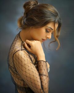 Payal Rajput Instagram - I was not made to be subtle 🌟
.
📸 @ashishsom 
Assisted by @manassompura 
👩🏼 @vicharemeghna 
💄 @ya.nikam