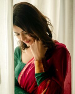 Priyanka Jawalkar Instagram - Wishing all of you a very Happy Dusshera 🍃 

📸 @kiransaphotography 
👗 @gaurinaiduofficial