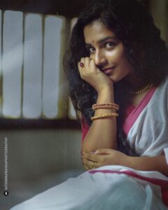 Rajisha Vijayan Instagram - There’s something about mom’s old photographs, granma’s portraits and paintings that has always intrigued me. I sometimes wish I was born in an era where things were perishable, vulnerable and so held most precious. ♥️