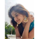 Raveena Daha Instagram - தூக்கங்களை தூக்கிச் சென்றாய்🤭ஏக்கங்களை தூவிச் சென்றாய் 😘❤️ Outfit from:@verychoosy_kurtis 😍 Earrings:@jj_.collections