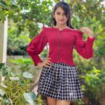 Raveena Daha Instagram - நீ என்ன பாக்குற மாதிரி நான் உன்ன பாக்கலையே 😜🦋❤️ Top from: @_attire_world_ #raveena #raveenadaha