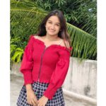 Raveena Daha Instagram - நீ என்ன பாக்குற மாதிரி நான் உன்ன பாக்கலையே 😜🦋❤️ Top from: @_attire_world_ #raveena #raveenadaha