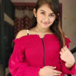 Raveena Daha Instagram - நீ என்ன பாக்குற மாதிரி நான் உன்ன பாக்கலையே 😜🦋❤️ Top from: @_attire_world_ #raveena #raveenadaha